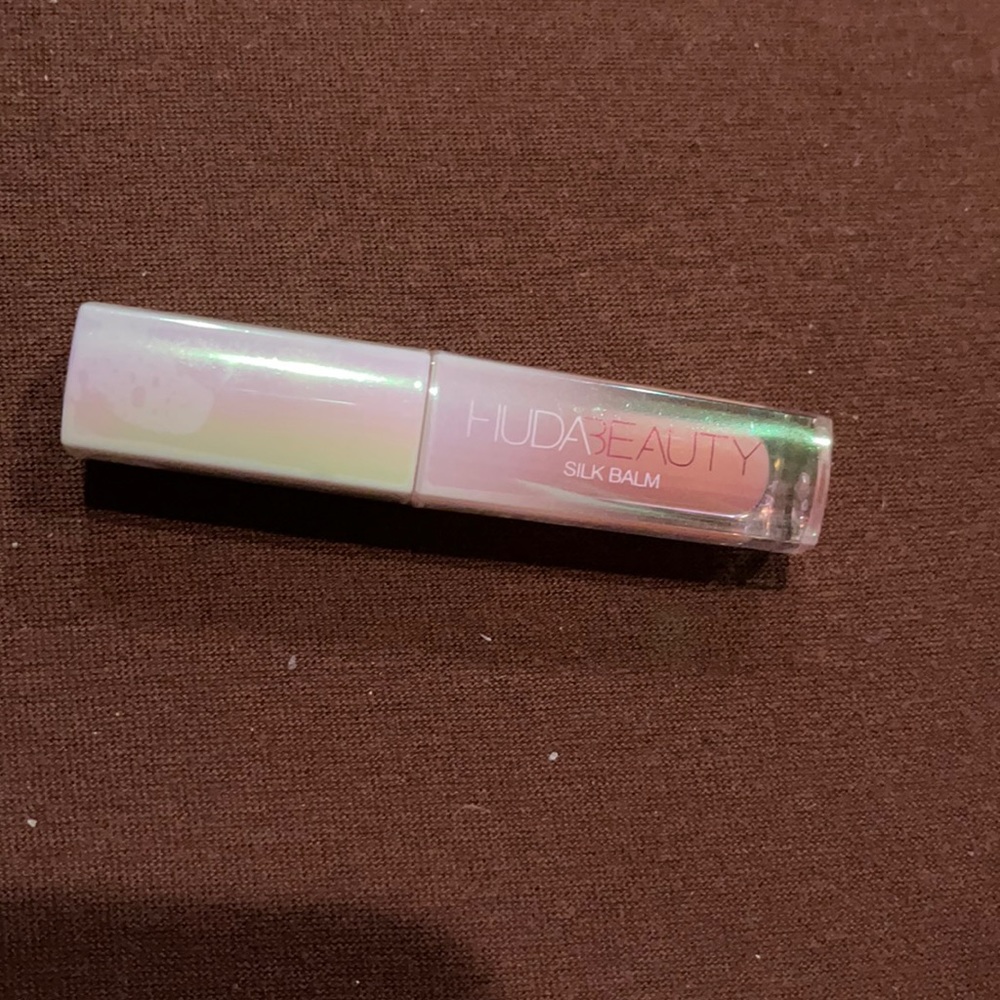 huda beauty silk balm